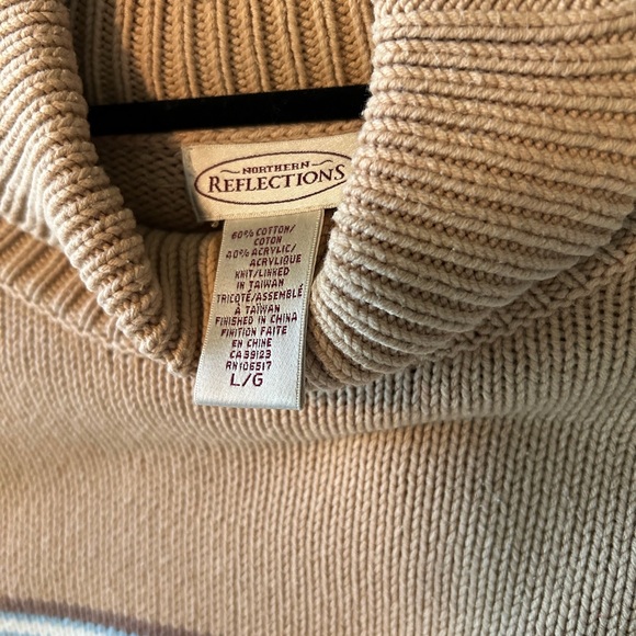 Turtleneck sweater - Picture 2 of 2